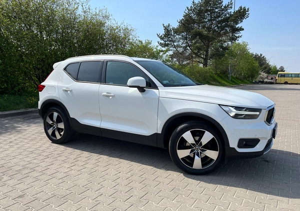 Volvo XC 40 cena 110700 przebieg: 82600, rok produkcji 2019 z Gdynia małe 254